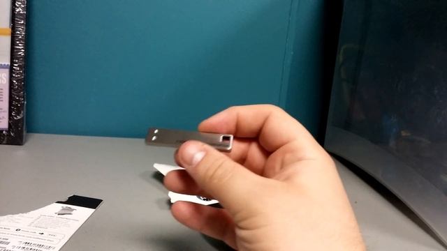 LaCie Porsche Design 32GB USB Key (Flash Drive) Unboxing LaCie P9210 смотреть онлайн