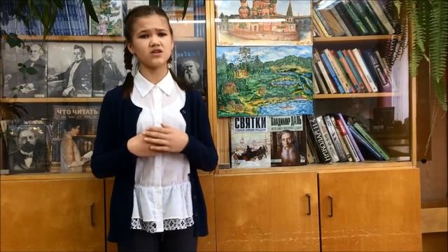 Страна читающая — Софья Новикова читает произведение «Белка» И. А. Крылов смотреть онлайн