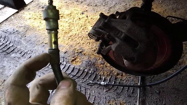 Замена задних колодок. Замена тросиков ручника. смотреть онлайн