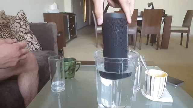 JBL Flip 4 AMAZING water TEST!!!! смотреть онлайн