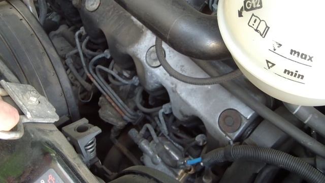 Замена свеч накаливания на дизеле 2,5 TDI VW T-4. The replacement of incandescent 2,5 TDI VW T-4 смотреть онлайн