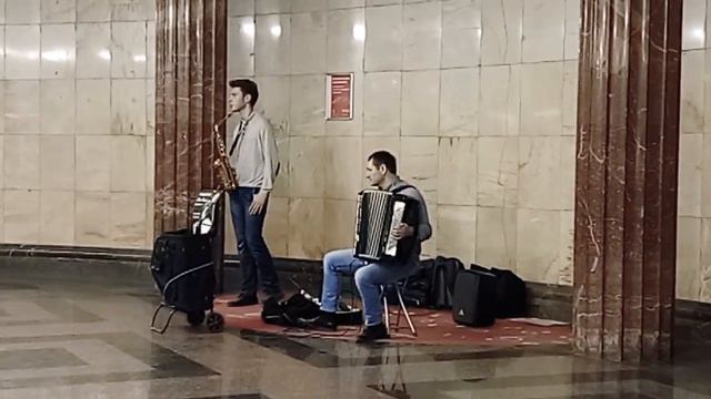 Баян и сакс🎷 а звучит как мини оркестр) смотреть онлайн