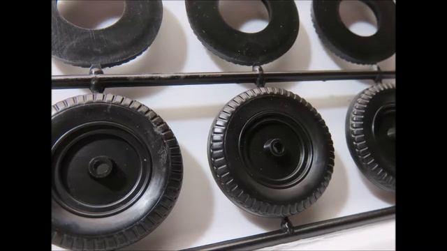 Italeri 1/24 1933 Cadillac Fleetwood V-16 Kit# 836 смотреть онлайн