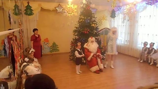 Кирилл Соловьев, Стихотворение Деду Морозу.AVI смотреть онлайн