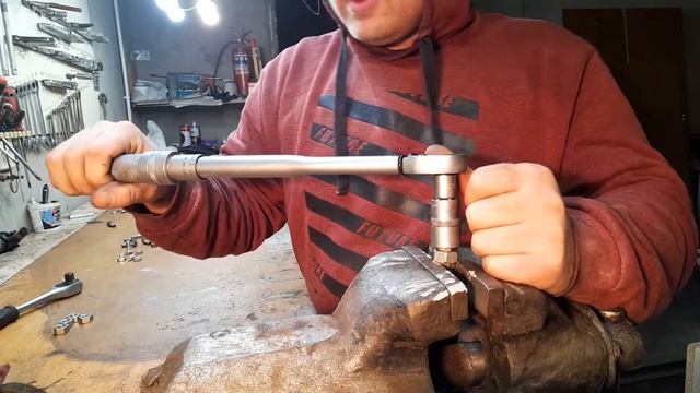 КАКОЙ БОЛТ КРЕПЧЕ СССР ИЛИ КИТАЙ смотреть онлайн