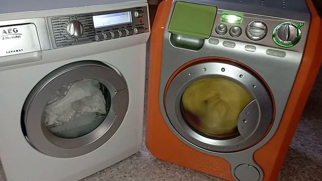 Toy Washers AEG VS Zanussi Wash Race