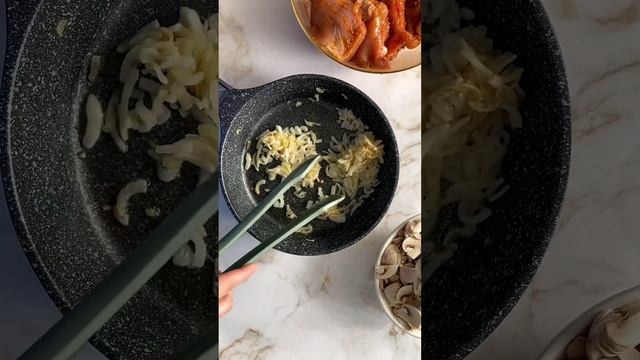 Куриные бёдра с грибным соусом. Рецепт в описании к видео #рецепты #курица #курицавсоусе смотреть онлайн