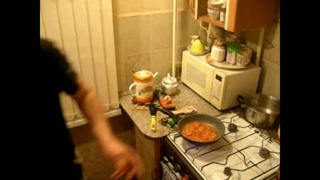 Яичница с помидорами. смотреть онлайн
