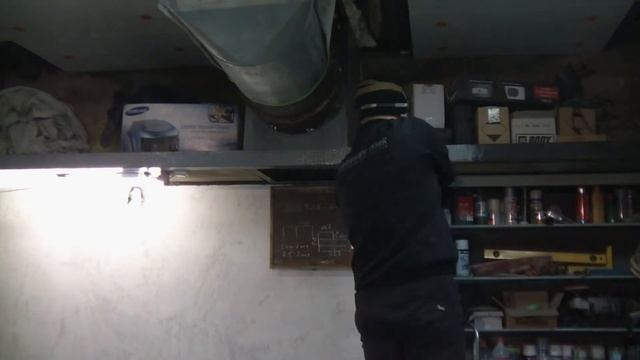 Штукатурим и красим стену в мастерской. смотреть онлайн