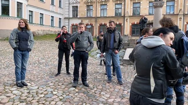 Прибытие на Ратушную площадь. Мотополе едет в тур 19.09.2020 смотреть онлайн