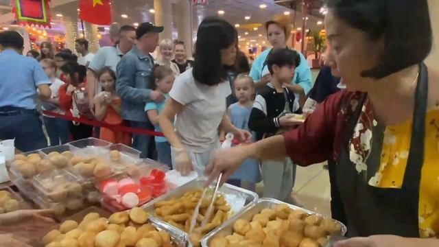 Вьетнамский Праздник полной луны отгремел в «Ханой-Москва» смотреть онлайн