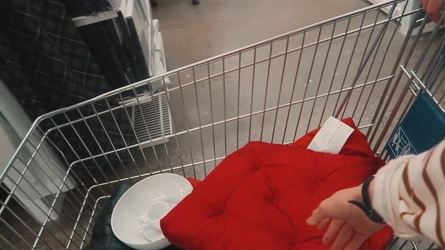 НОВОГОДНИЙ ПОХОД в ИКЕЮ / Влогмас смотреть онлайн