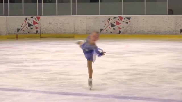 Исполнилось 6 лет. Можно получать разряды по фигурному катанию. Кубок Брайс, 05.12.21г 3 юн. разряд смотреть онлайн
