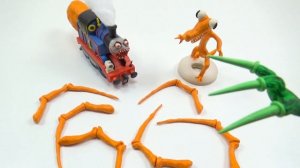 Страшный Паровозик ТОМАС Паук  Оранжевый из  Радужных Друзей