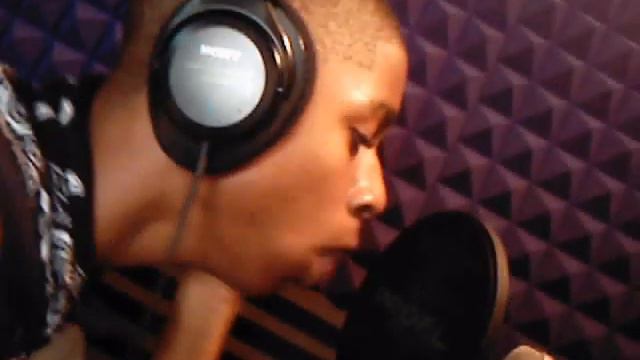 Jah Koda ft. Pakor - Money Mi Want {In Studio Performance} смотреть онлайн