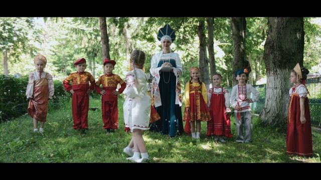 Дефиле "Мотивы русского костюма". Детский танцевальный коллектив "ЭТНОМИКС" г. Орёл смотреть онлайн