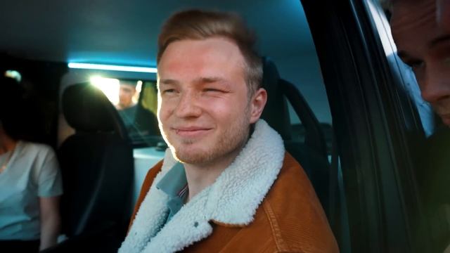 АВТОЗВУК НА ДНЕ РОССИИ. 200 ТРЕКОВ - 200 ДЕВОЧЕК МОКНУТ ОТ БАССА смотреть онлайн