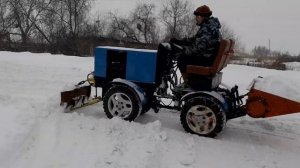 Минитрактор переломка 4x4. Чистим снег. Отвал. Ковш.