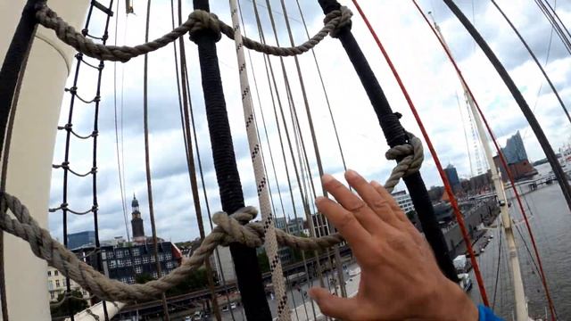 Climbing Rickmer Rickmers Hamburg Harbour 11.12.2021 смотреть онлайн