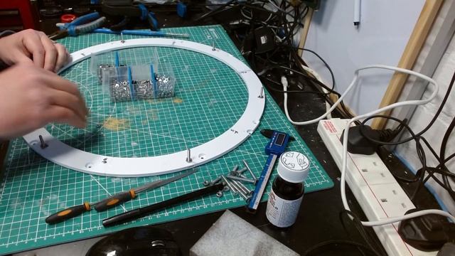 Let's Build - R2-D2! - Episode 03 смотреть онлайн