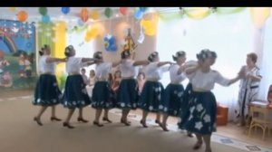 Изумительный танец сотрудников детского сада №1637 - чистый звук! )