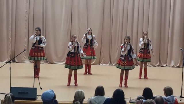Вибирай дороги - Народный вокальный ансамбль " Червона калина" 19 ноября 2017 г. смотреть онлайн