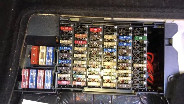 The fuse box location on a 2011 Mercedes B-Class смотреть онлайн