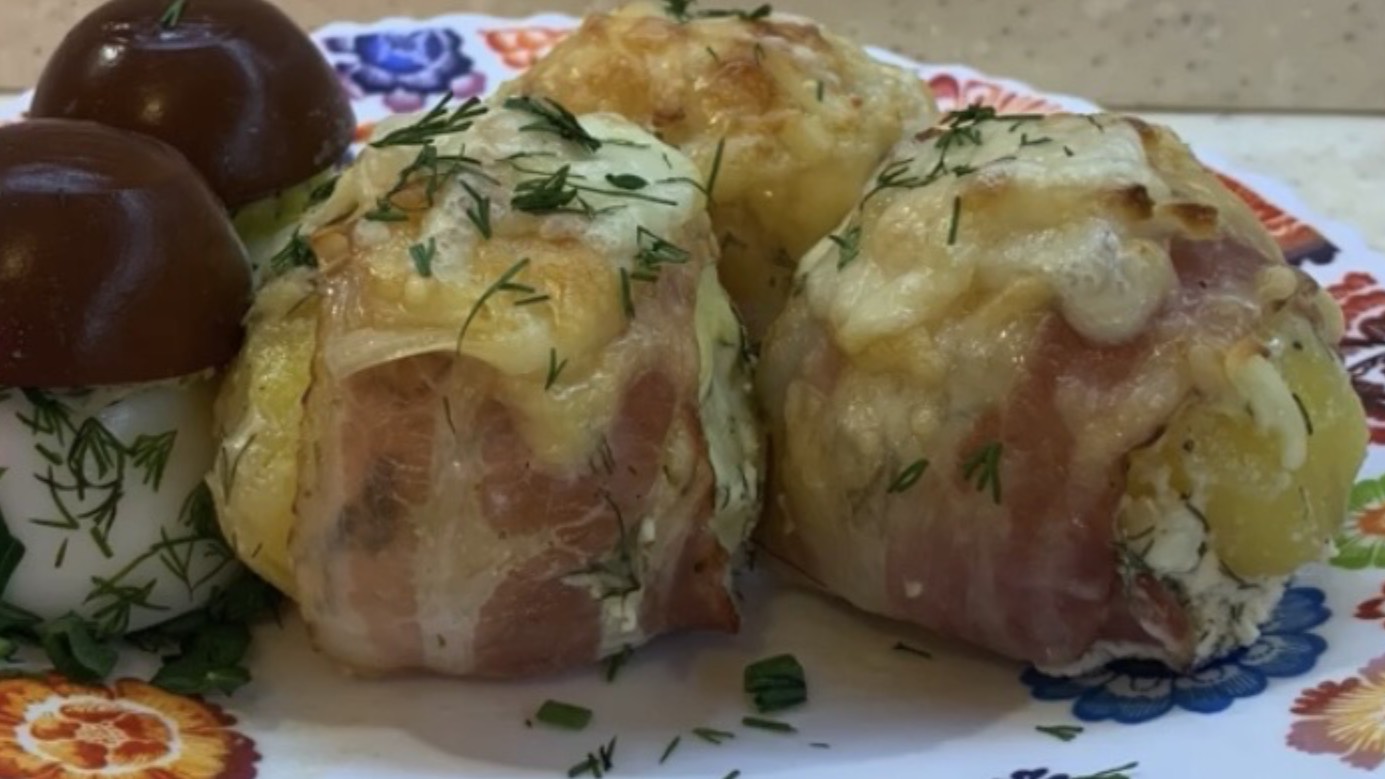 Картошка в беконе смотреть онлайн