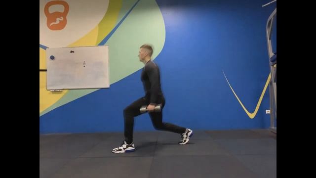 Выпады с шагом в сторону на месте - техника выполнения смотреть онлайн