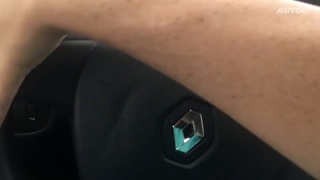 AUTOO a bordo do Renault Sandero Expression 1.0 смотреть онлайн