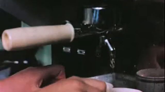 6 стаканов кофе, двойных и без сахара.