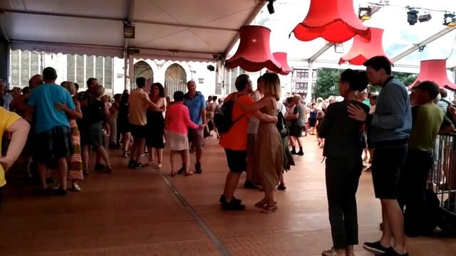 Фестиваль в Кемпере | Бретань | Франция смотреть онлайн