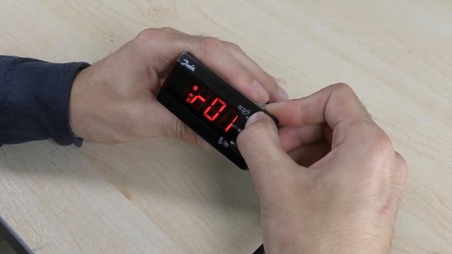 Настройка сетевого адреса в контроллерах Danfos 202B 202D смотреть онлайн