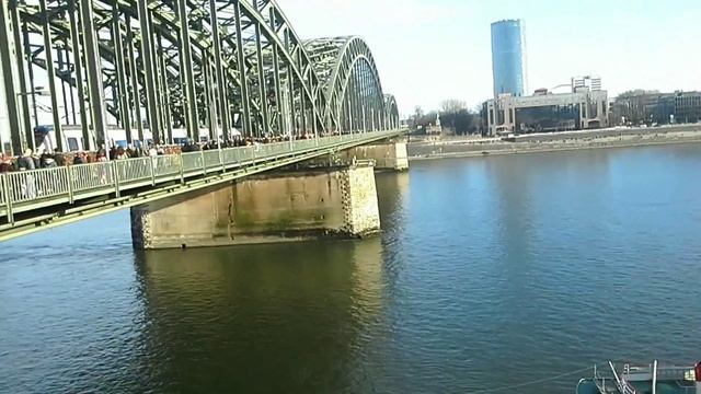 Германия. Кёльнский собор, Ратуша и центральная площадь смотреть онлайн