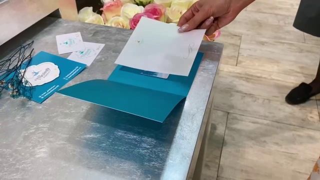 Когда не знаете что подарить.