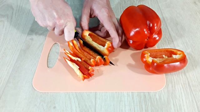 Как приготовить легкий салат на каждый день быстро и вкусно. Сытный салат без мяса. Салаты рецепты! смотреть онлайн