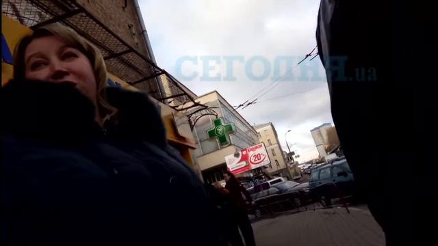 Украина НОВОСТИ В Киеве взорвали отделение Сбербанка России 2 апреля 2015 смотреть онлайн