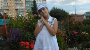 Сильная,смелая,как лебедь белая,я становлюсь на крыло...