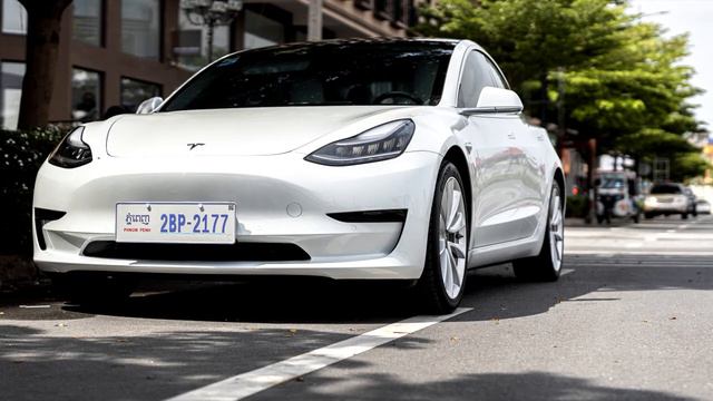 Электрокары Tesla - игровые станции на колёсах |А на CyberTruck можно будет играть в CyberPunk 2077 смотреть онлайн