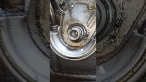 Тече сальник колінвалу Рено Логан Сандеро 1.6  K7M.