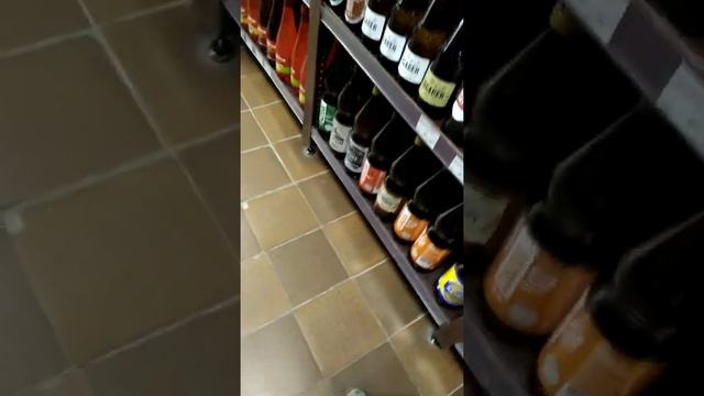 Выгоняют из продуктового магазина : 18 нет , нельзя здесь находится ! смотреть онлайн