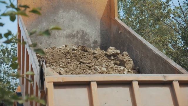 РЕМОНТ ДАМБЫ В САДУ №10 смотреть онлайн