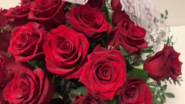 Корзина premium роз с зеленью смотреть онлайн