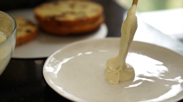 Домашний торт с черносливом, грецкими орехами и кремом "Дипломат" смотреть онлайн