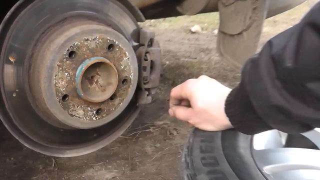 Как подтянуть ручник не снимая тормозной диск и супорт смотреть онлайн