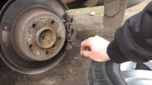 Как подтянуть ручник не снимая тормозной диск и супорт
