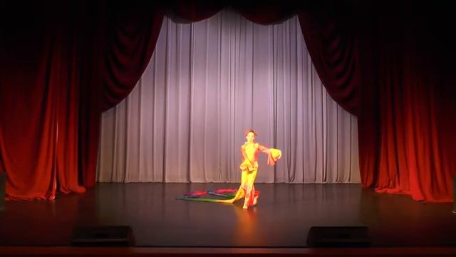 Солистка«Образцового коллектива индийского танца и танцев народов Азии«Савитри» -«Босиком по радуге смотреть онлайн