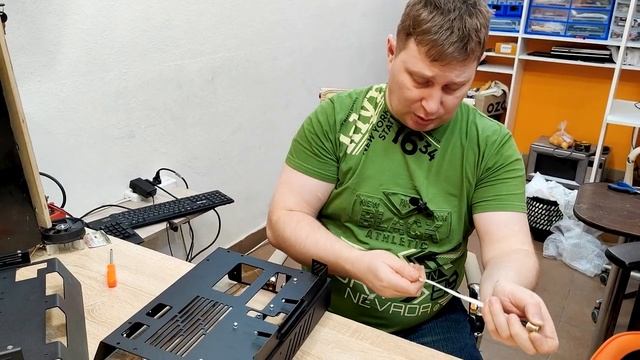 КАК СОБИРАЮТ PC В КРУПНЫХ МАГАЗИНАХ смотреть онлайн
