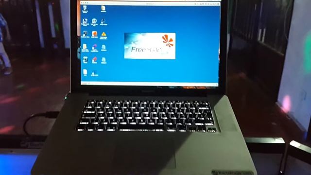 Freestyler Dmx en Mac OS (Macbook Pro) смотреть онлайн