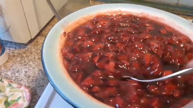 Варю клубничное варенье! смотреть онлайн